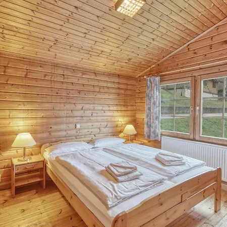 3 Bedroom Amazing In Holiday home *